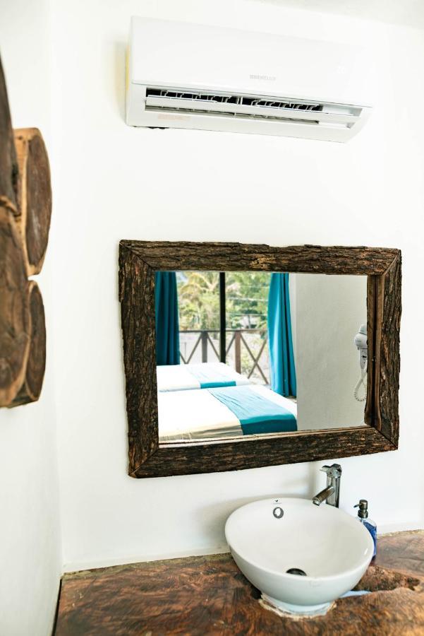 Hotel Y Beach Club Casa Mia Xulha -Bacalar Xul-Ha Buitenkant foto